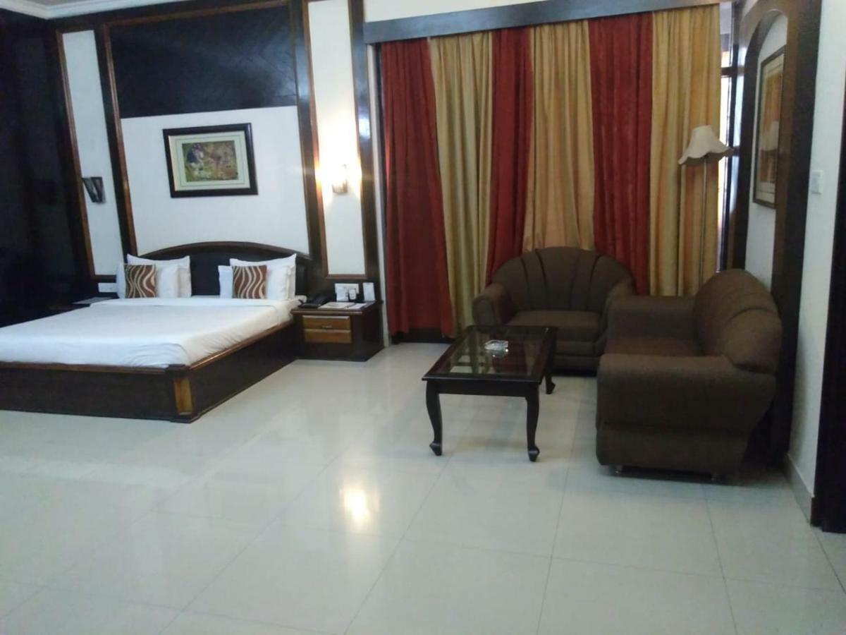 Hotel Rudra Continental Rudrapur Kültér fotó