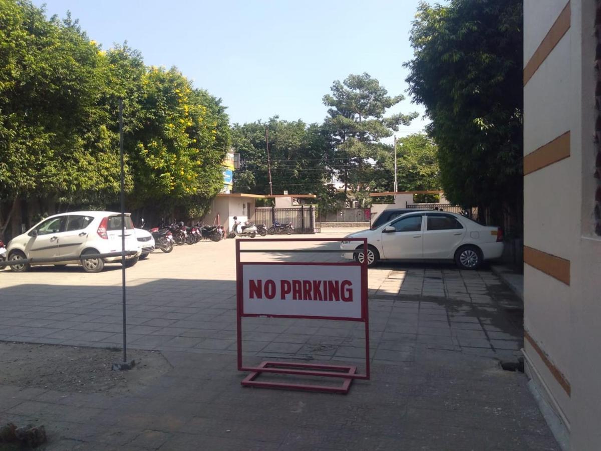 Hotel Rudra Continental Rudrapur Kültér fotó